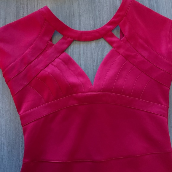 Guess Cutout Bodycon “Blare” True Red Cocktail Sexy Dress - Picture 1 of 6